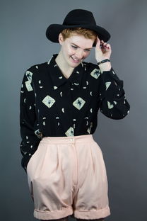 三颗扣子的女装西服品牌，时尚与经典的完美结合