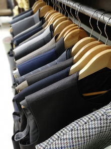西服长款外套品牌大盘点，选购指南与热门品牌解析